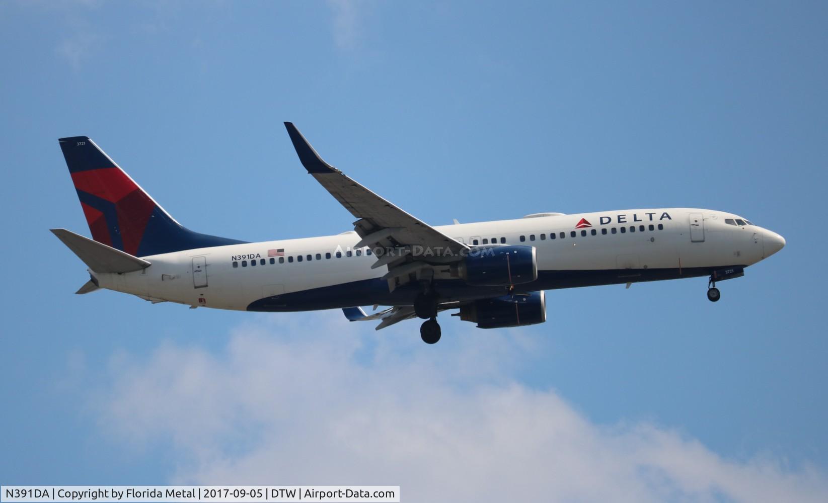 N391DA, 2000 Boeing 737-832 C/N 30560, Delta