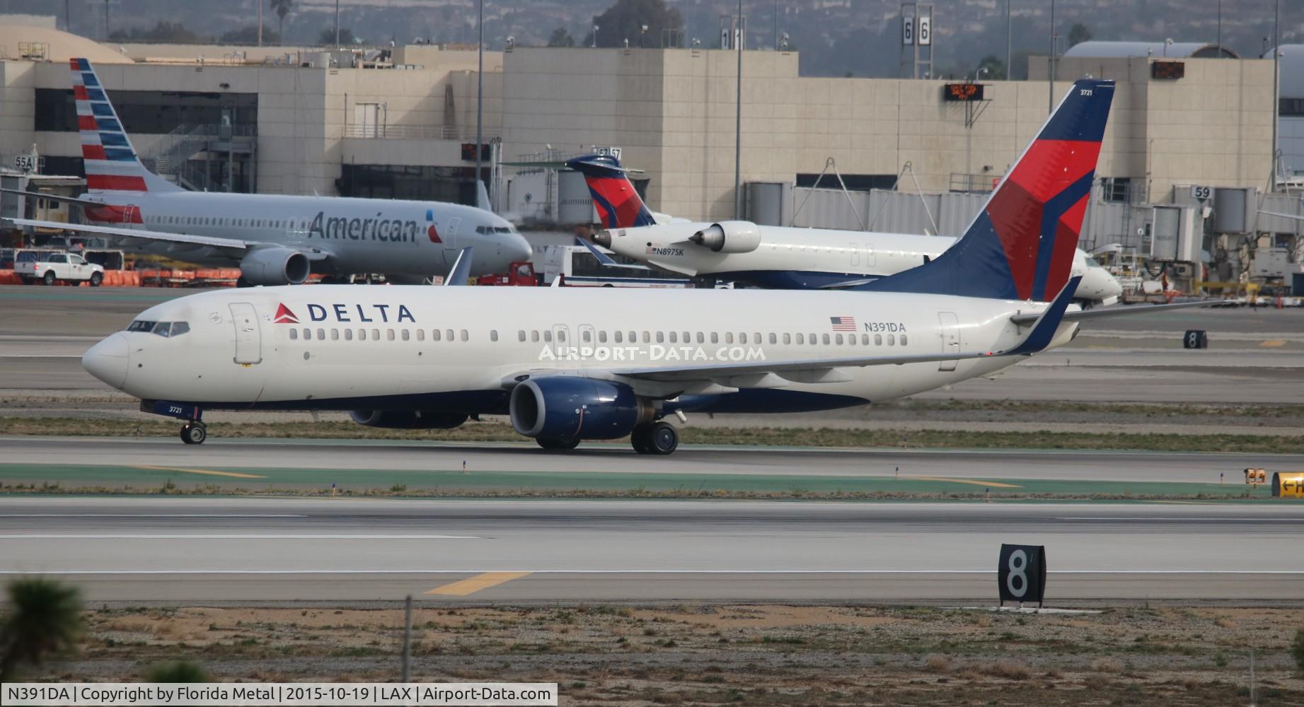 N391DA, 2000 Boeing 737-832 C/N 30560, Delta