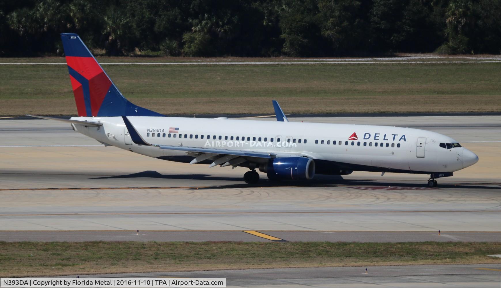 N393DA, 2000 Boeing 737-832 C/N 30377, Delta