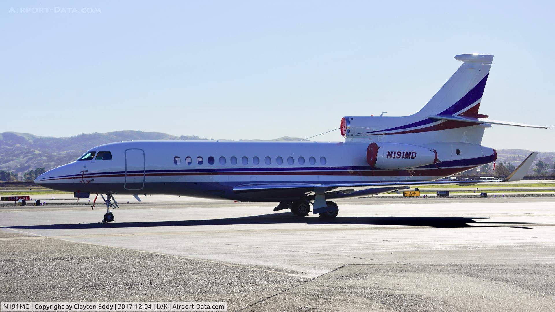 N191MD, 2012 Dassault Falcon 7X C/N 180, Livermore Airport California 2017.