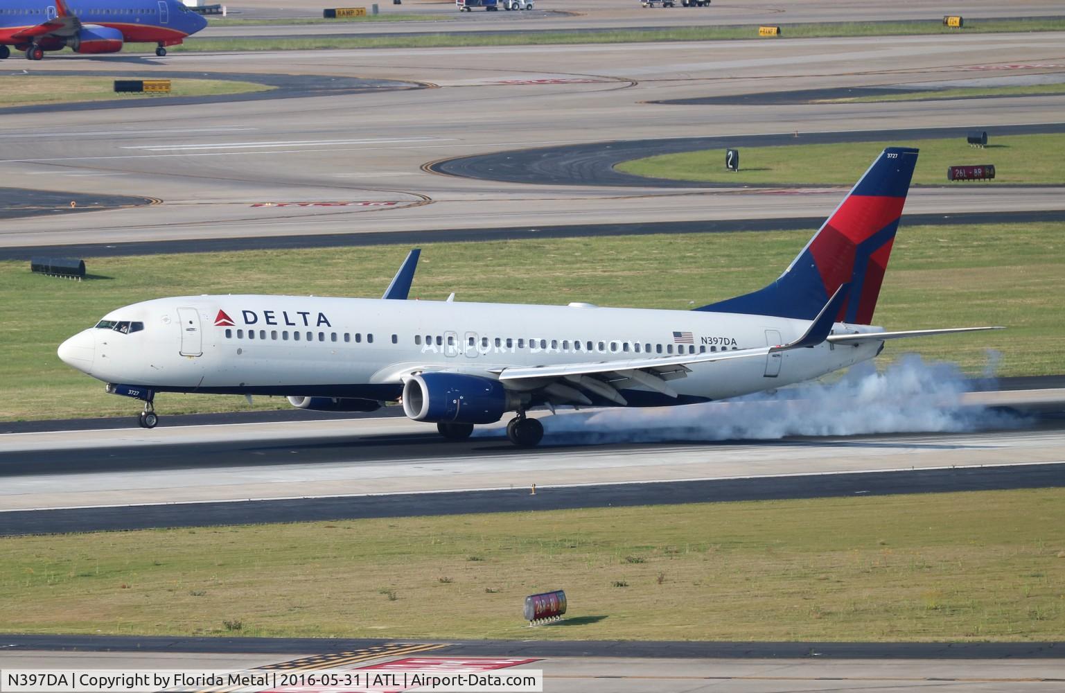 N397DA, 2000 Boeing 737-832 C/N 30537, Delta