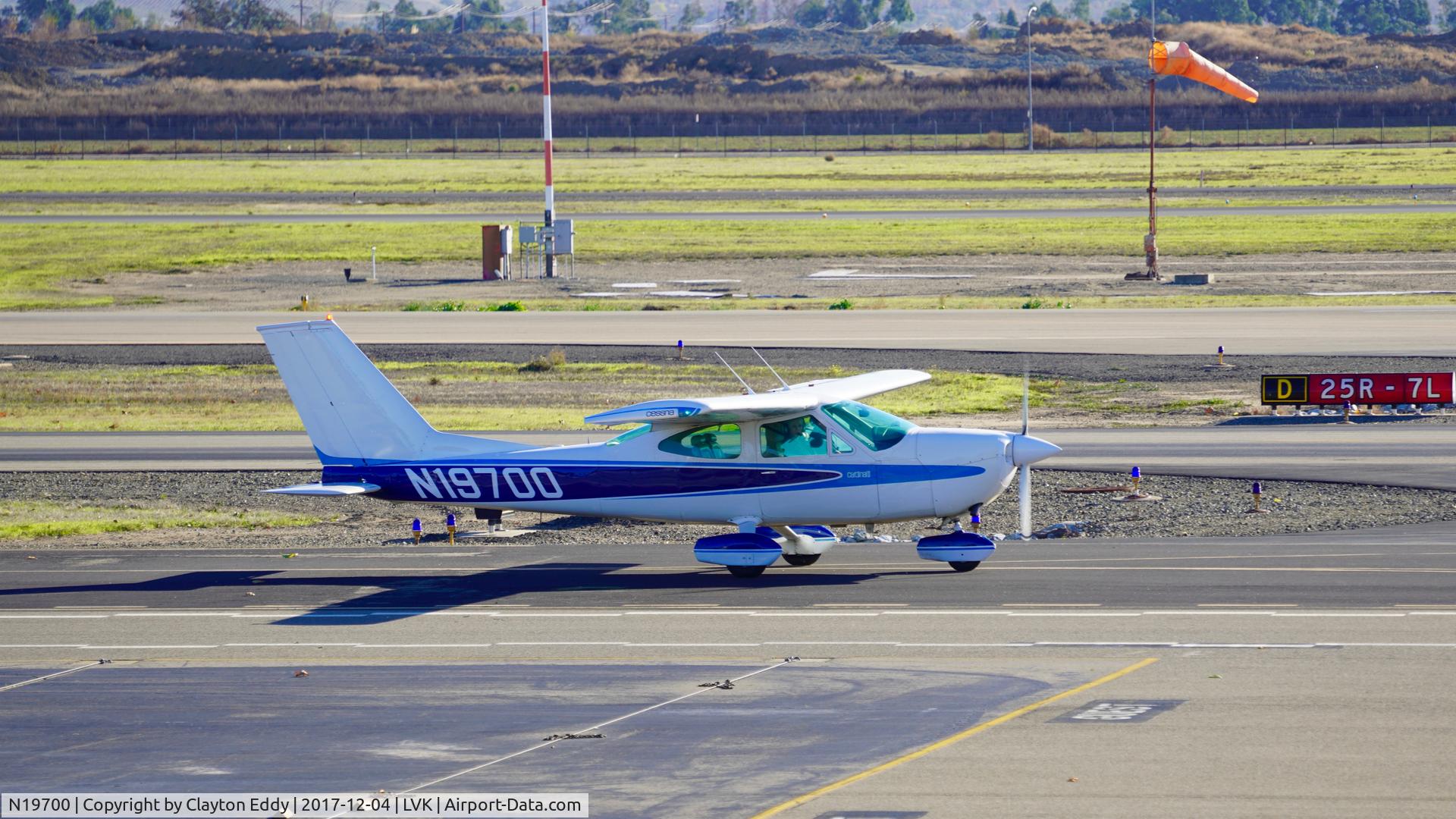 N19700, 1976 Cessna 177B Cardinal C/N 17702584, Livermore Airport California 2017.