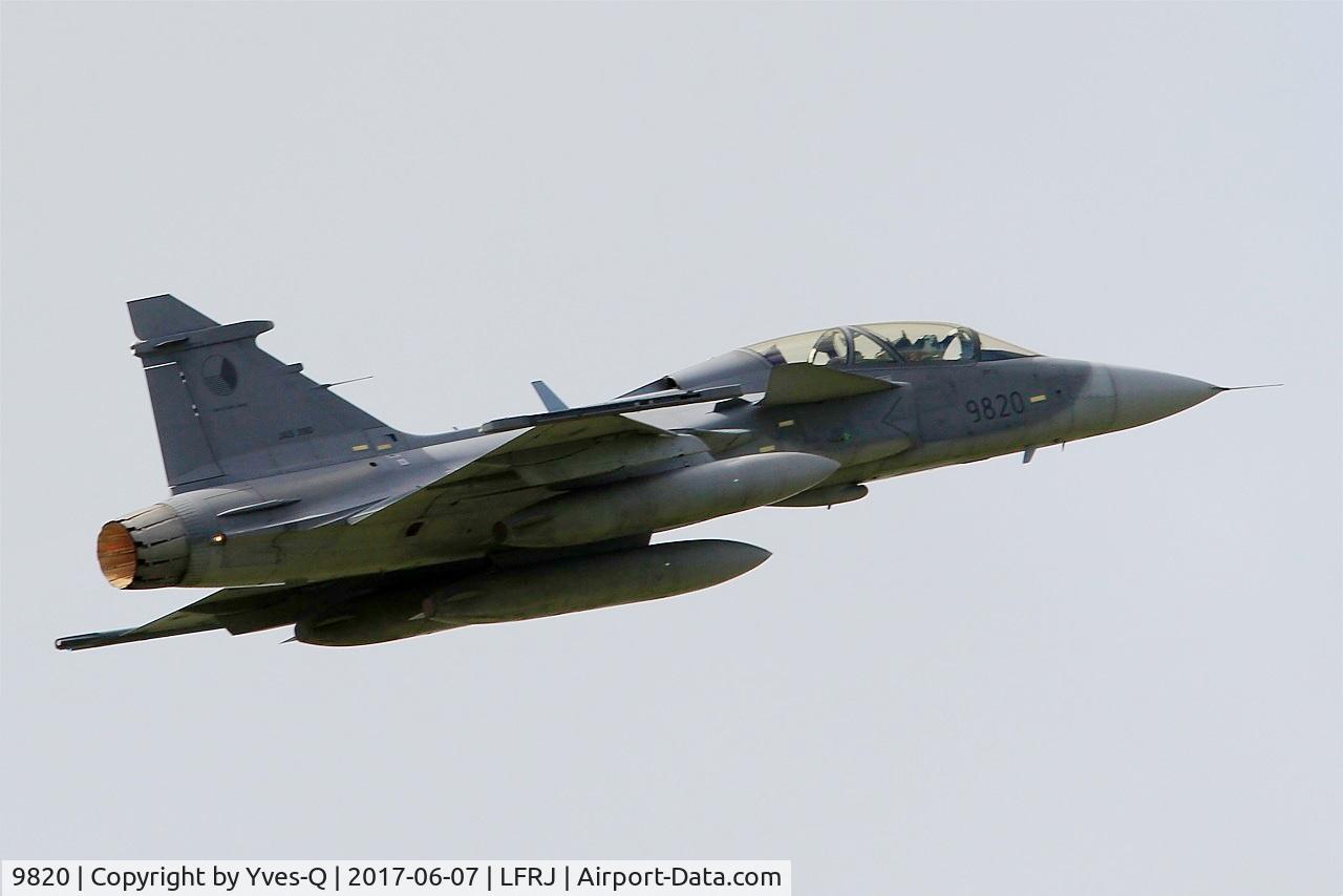 9820, 2005 Saab JAS-39D Gripen C/N 39820, Saab JAS-39D Gripen, Take off rwy 26, Landivisiau Naval Air Base (LFRJ) Tiger Meet 2017