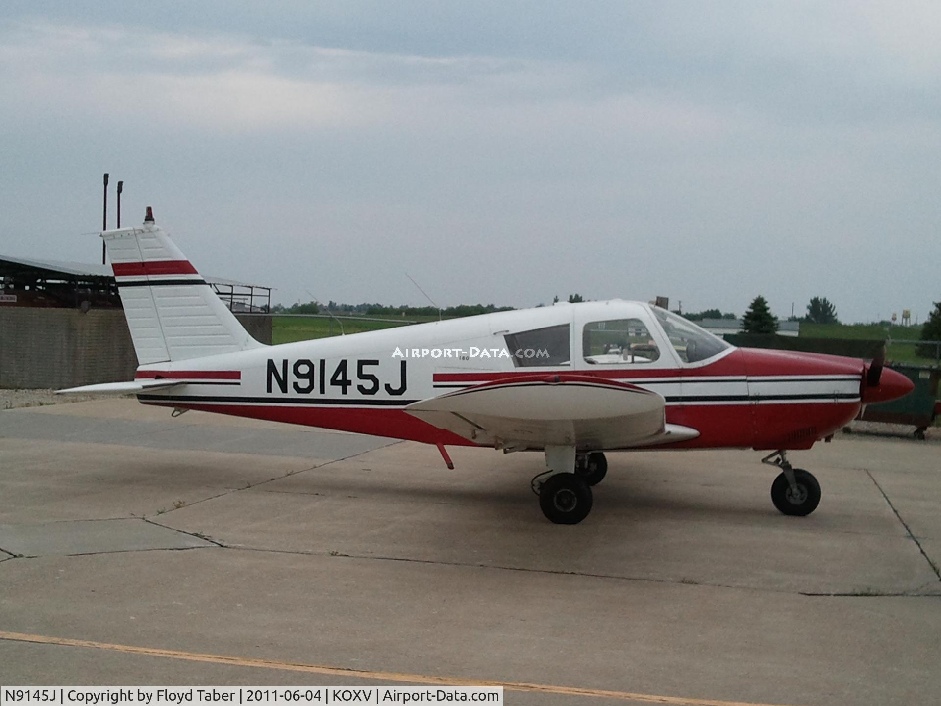 N9145J, 1966 Piper PA-28-180 C/N 28-3200, In for a fuel stop