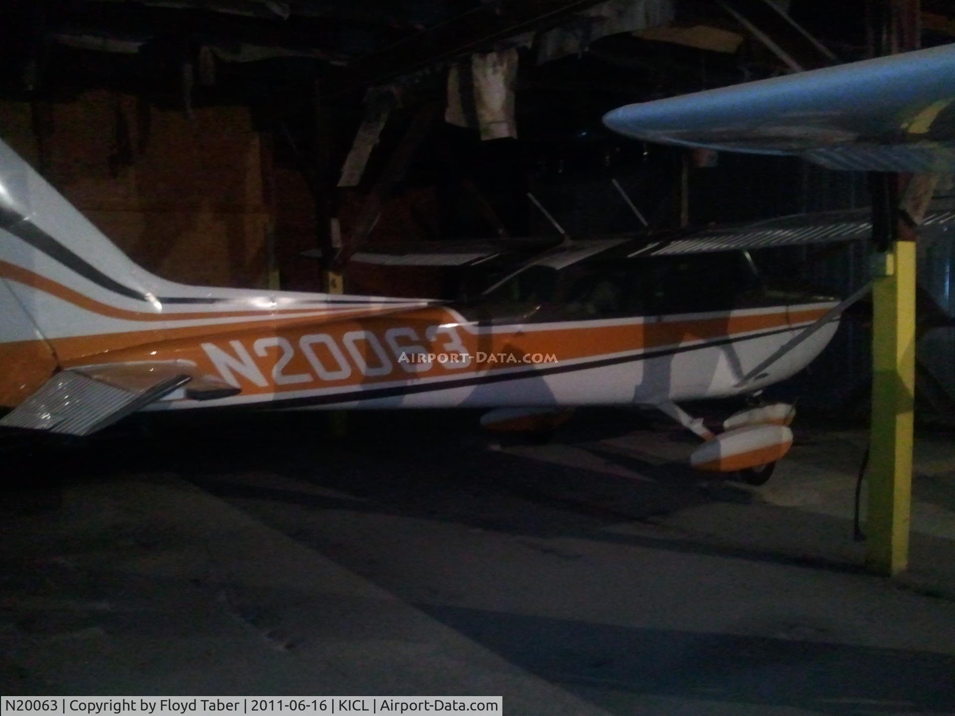 N20063, 1972 Cessna 172M C/N 17260975, Sitting in the hangar as usual