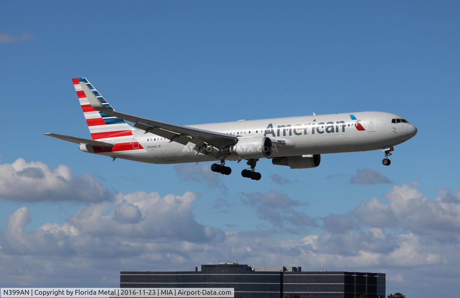 N399AN, 1999 Boeing 767-323/ER(BDSF) C/N 29606, American