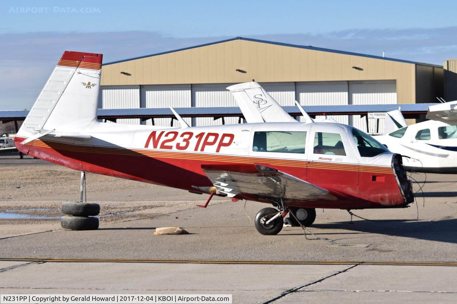 N231PP, 1980 Mooney M20K C/N 25-0342, Has been sitting for several months with just the center section and wings. Some one has added the tail.