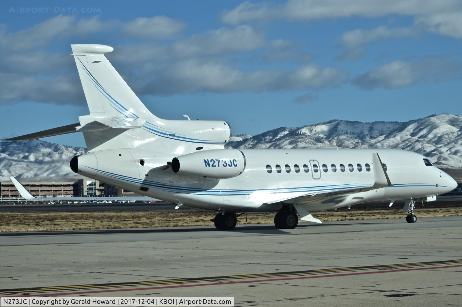 N273JC, 2007 Dassault Falcon 7X C/N 18, Taxiing on Bravo.