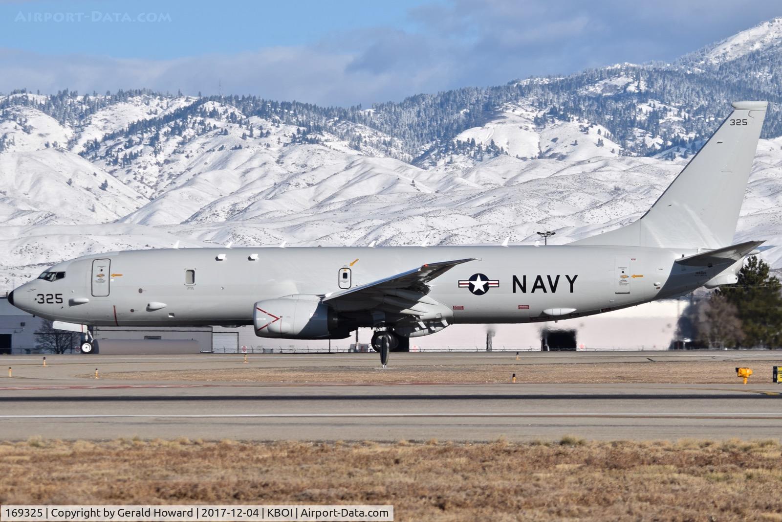 169325, 2016 Boeing P-8A Poseidon C/N 62292, Touch and go on RWY 28R.  NAS Whidbey Island, WA.