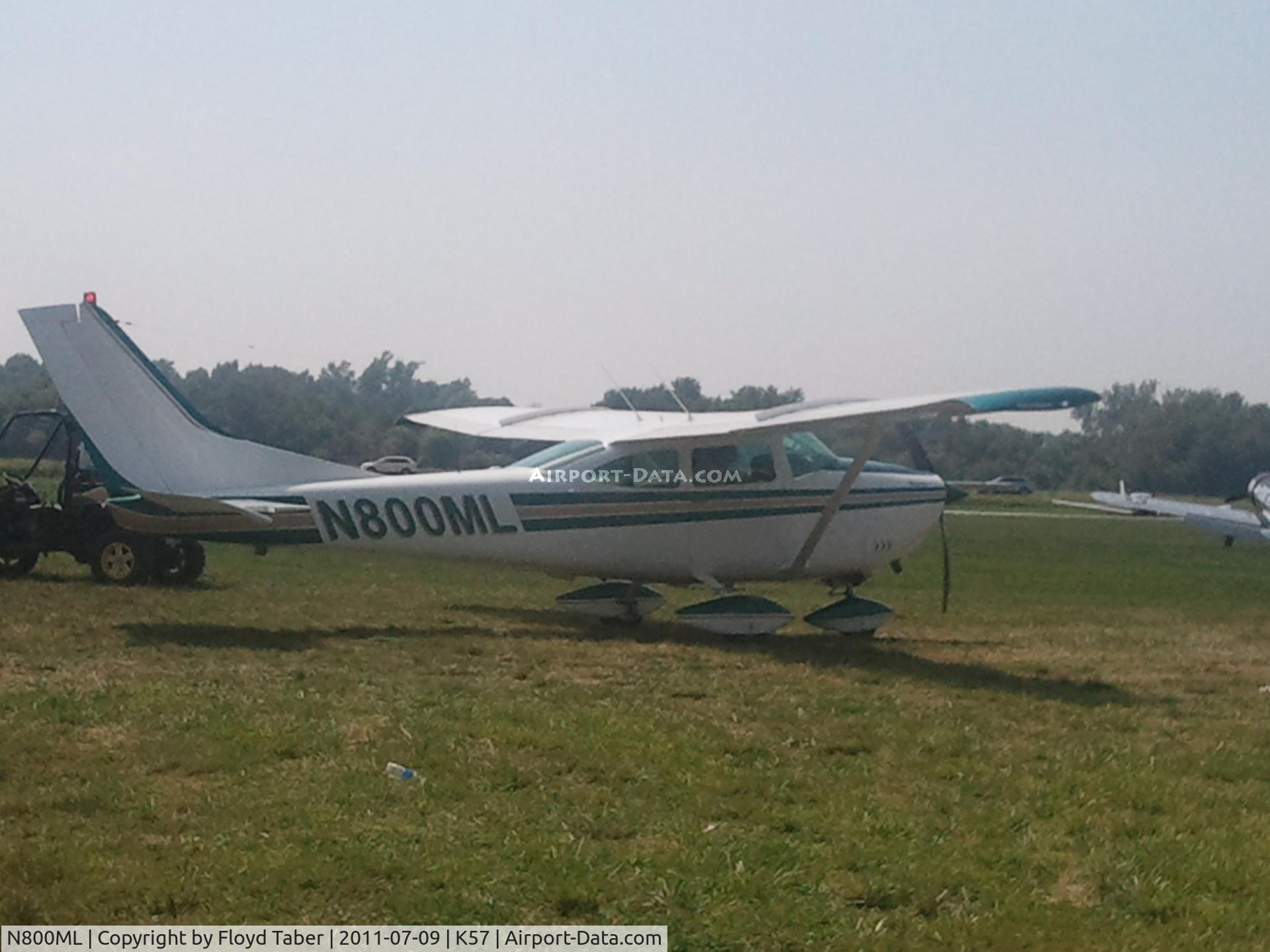 N800ML, 1966 Cessna 182J Skylane C/N 18257132, Waiting for the airshow to begin