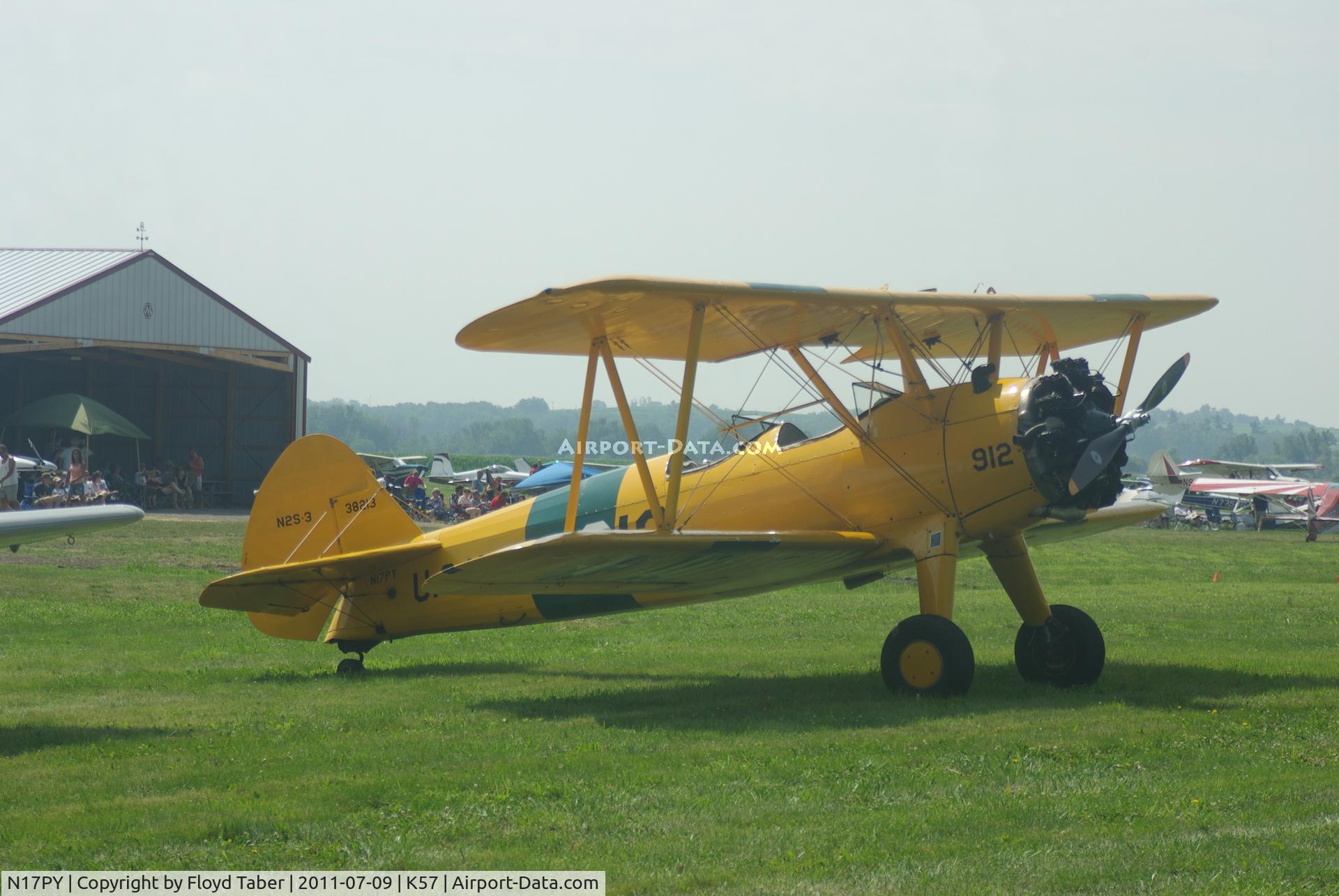 N17PY, 1942 Boeing A75N1 (PT17) C/N 75-5554, At the Flying Wingnuts Airshow
