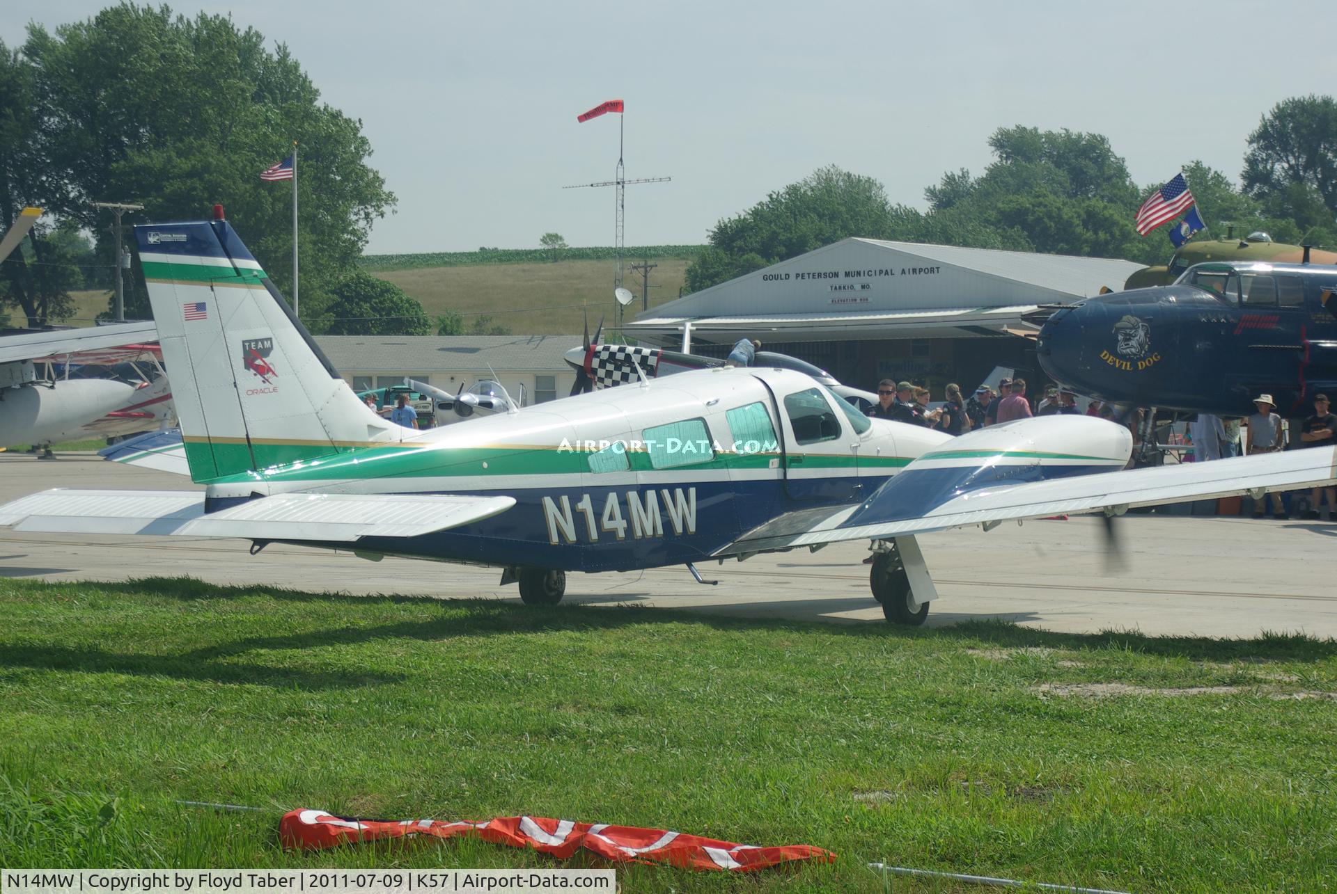 N14MW, 1981 Piper PA-34-220T Seneca C/N 34-8133047, At the Flying Wingnuts Airshow