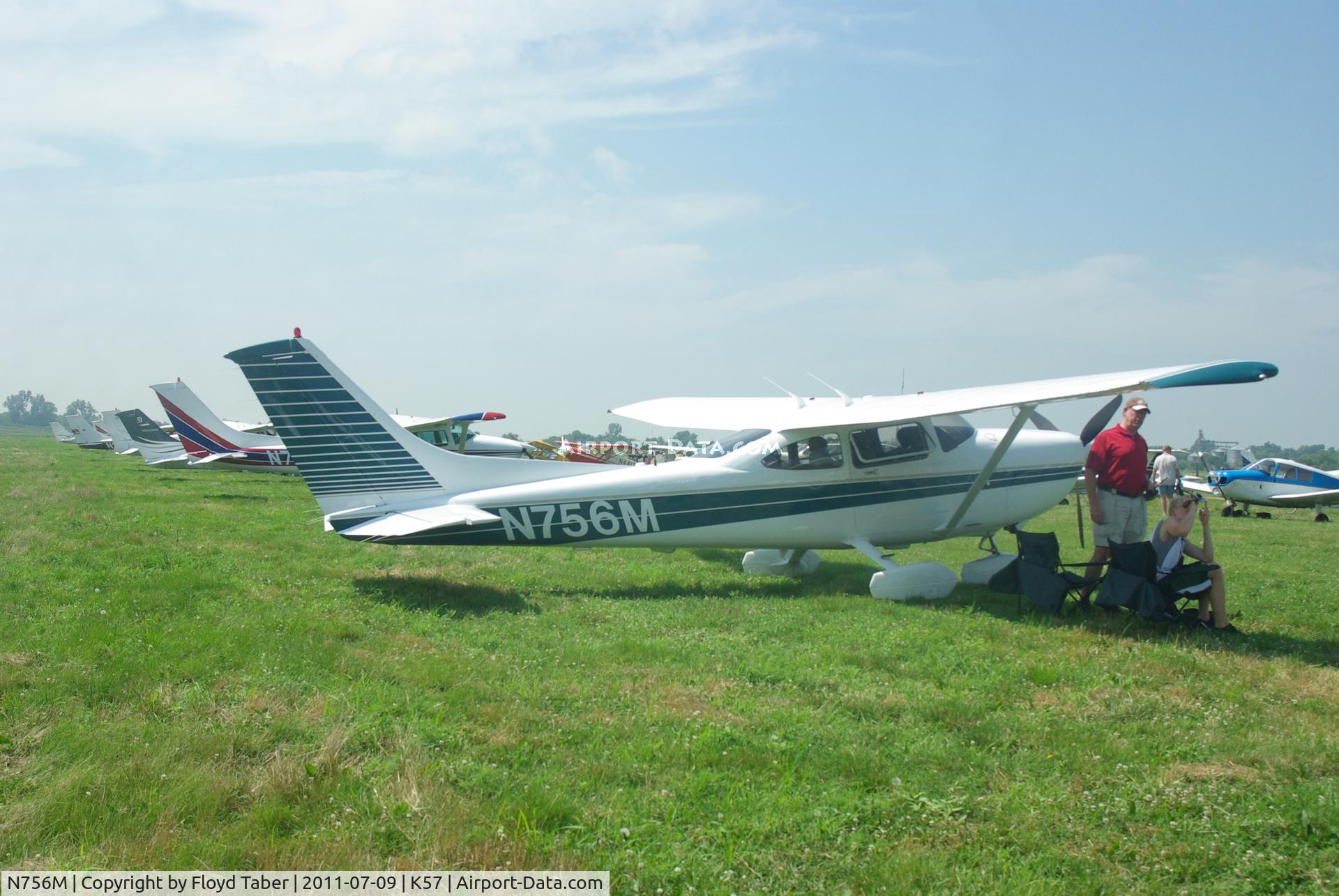 N756M, 1998 Cessna 182S Skylane C/N 18280319, At the Flying Wingnuts Airshow