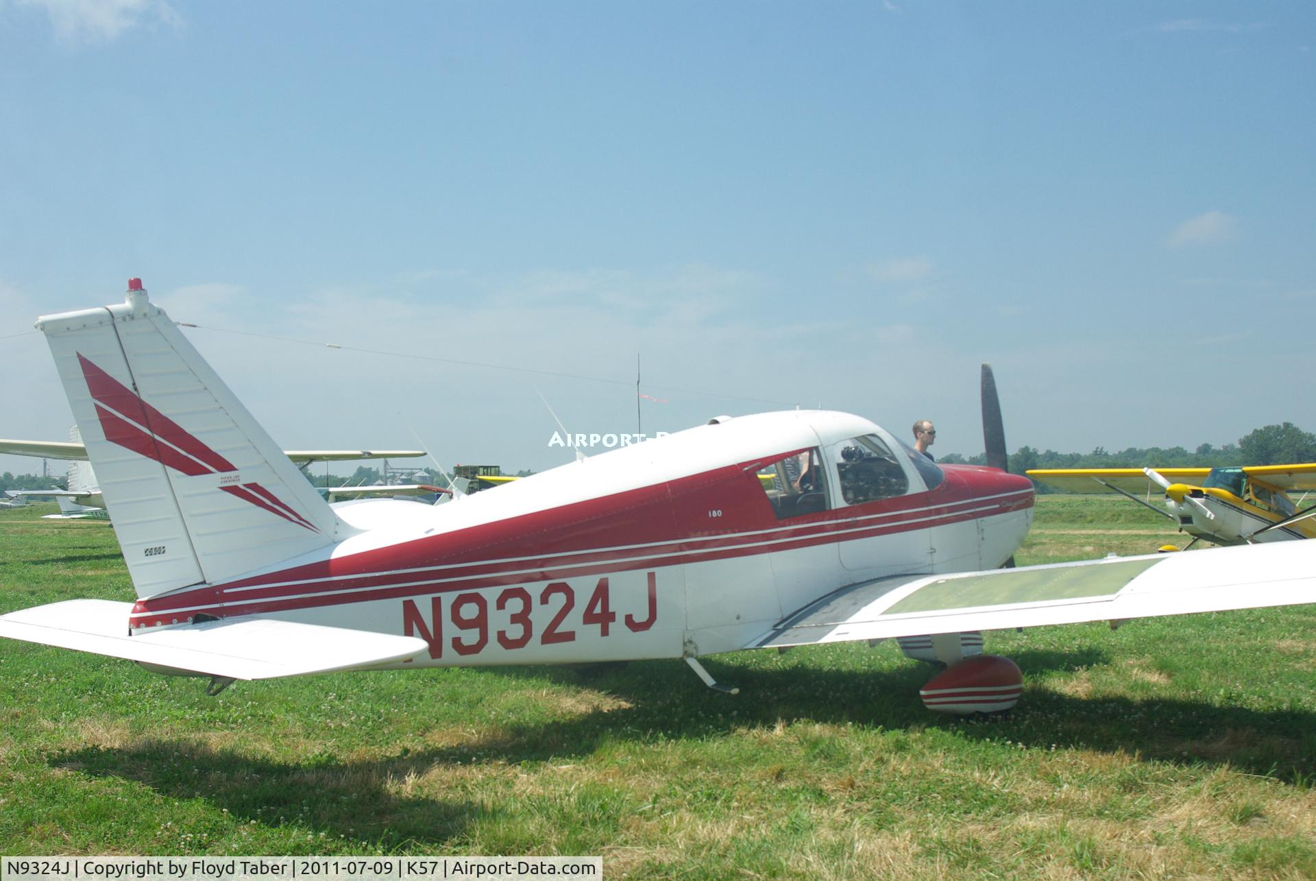 N9324J, 1966 Piper PA-28-180 C/N 28-3417, At the Flying Wingnuts Airshow