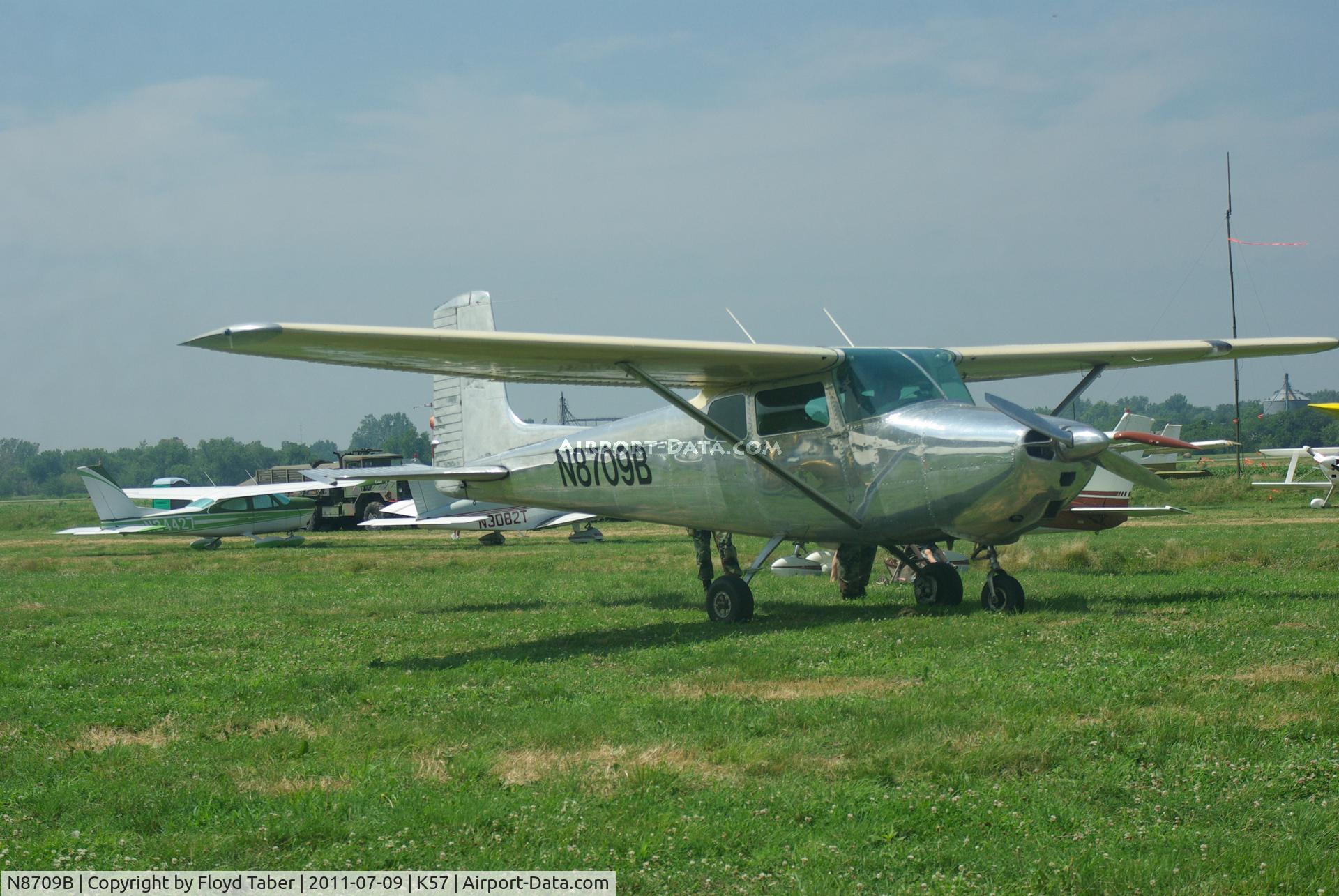 N8709B, 1957 Cessna 172 C/N 36409, At the Flying Wingnuts Airshow