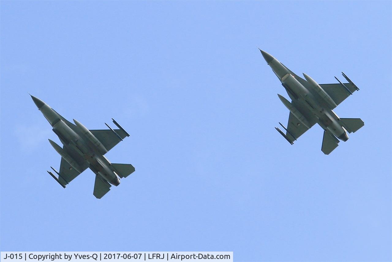 J-015, 1991 Fokker F-16A Fighting Falcon C/N 6D-171, Fokker F-16A Fighting Falcon, Flight over Landivisiau Naval Air Base (LFRJ) Tiger Meet 2017