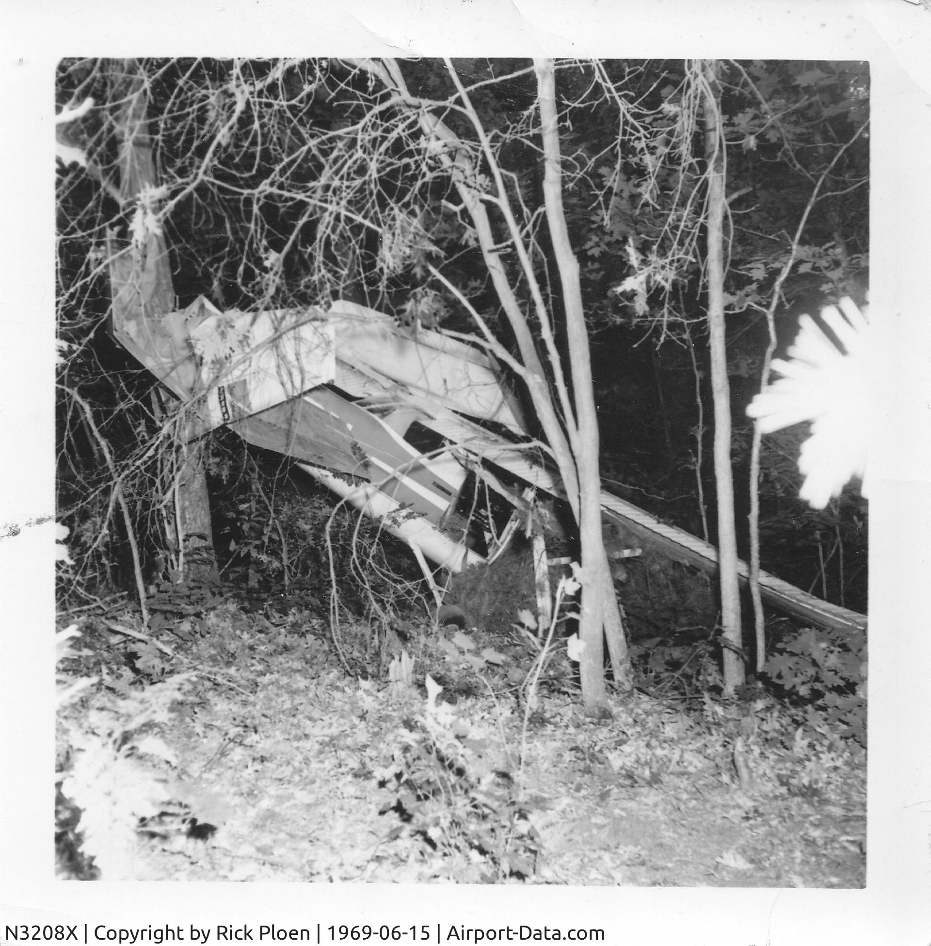 N3208X, 1966 Cessna 150G C/N 15064608, Crash Westborough Massachusetts Student Pilot/ Flap Jackscrew Failure