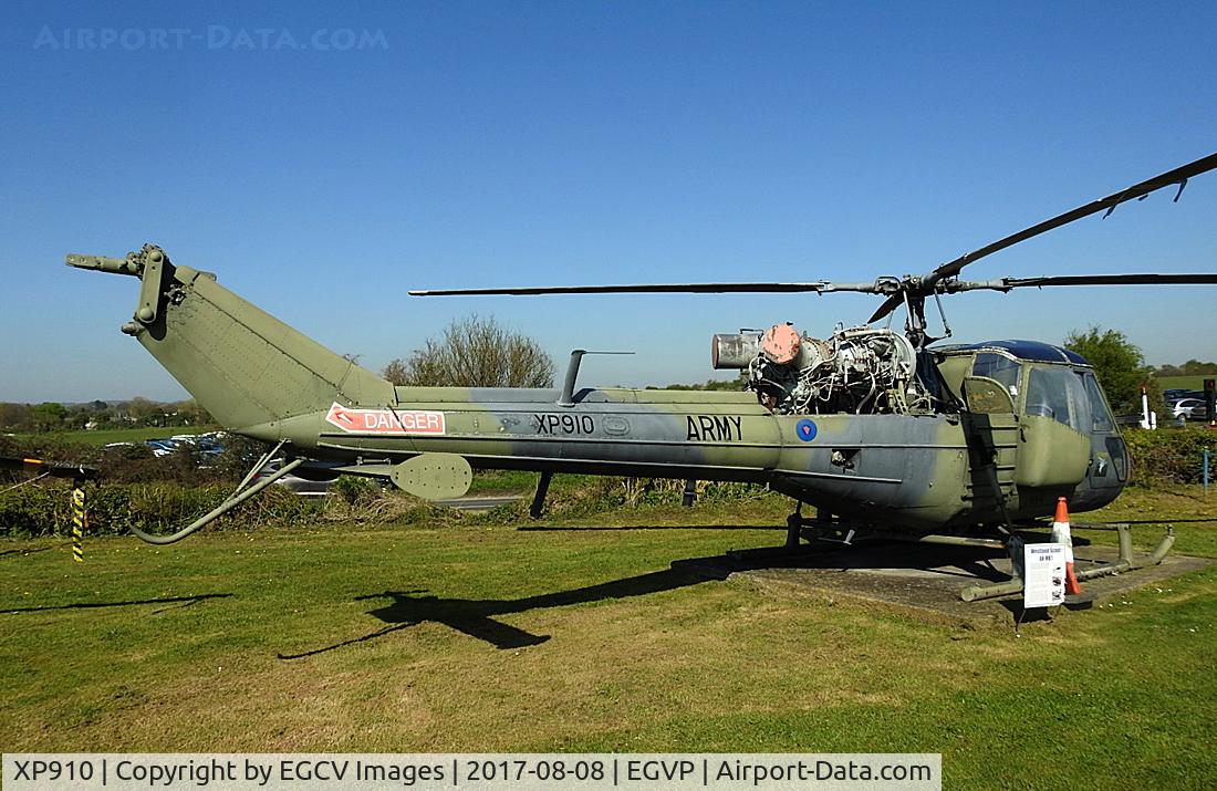 XP910, Westland Scout AH.1 C/N F9511, Seen Middle Wallop