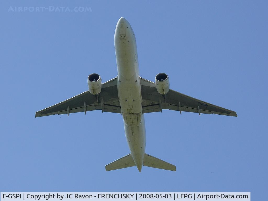 F-GSPI, 1999 Boeing 777-228/ER C/N 29008, Air France take off