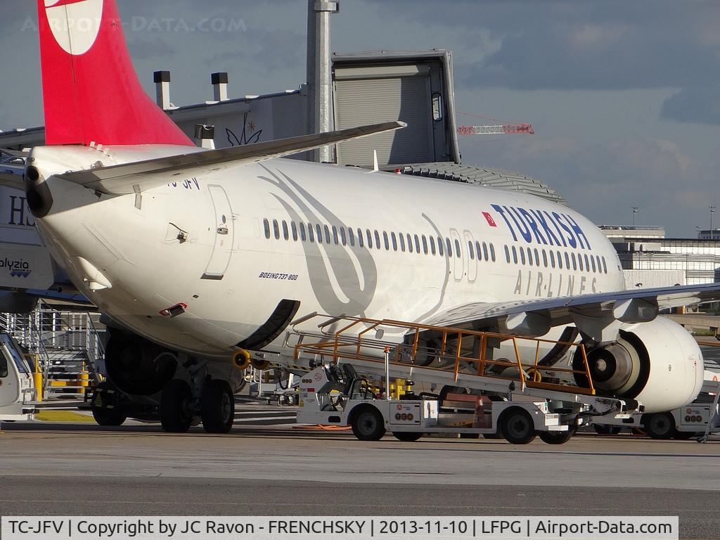 TC-JFV, 2000 Boeing 737-8F2 C/N 29782, Tunceli at CDG terminal 1