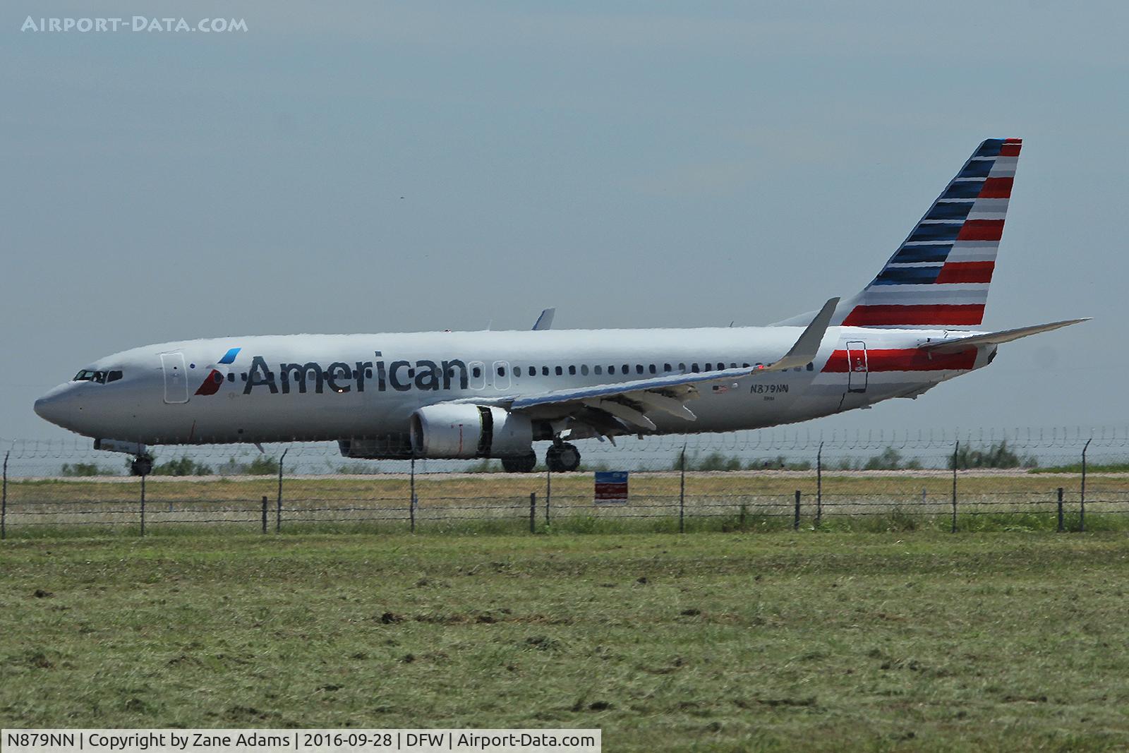 N879NN, 2011 Boeing 737-823 C/N 31133, Arriving at DFW Airport