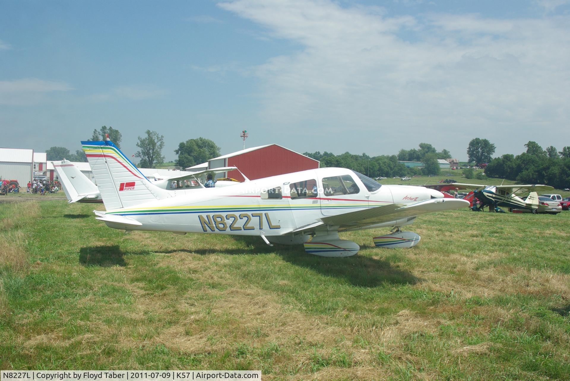 N8227L, 1980 Piper PA-28-181 C/N 28-8090327, At the Flying Wingnuts Airshow