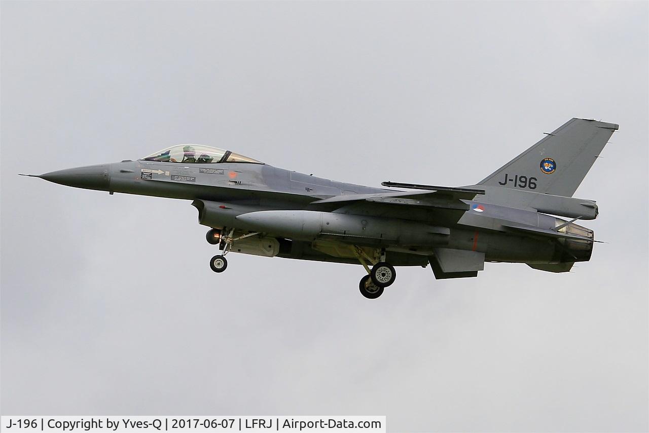 J-196, Fokker F-16AM Fighting Falcon C/N 6D-103, Fokker F-16AM Fighting Falcon, Short approach rwy 26, Landivisiau Naval Air Base (LFRJ) Tiger Meet 2017