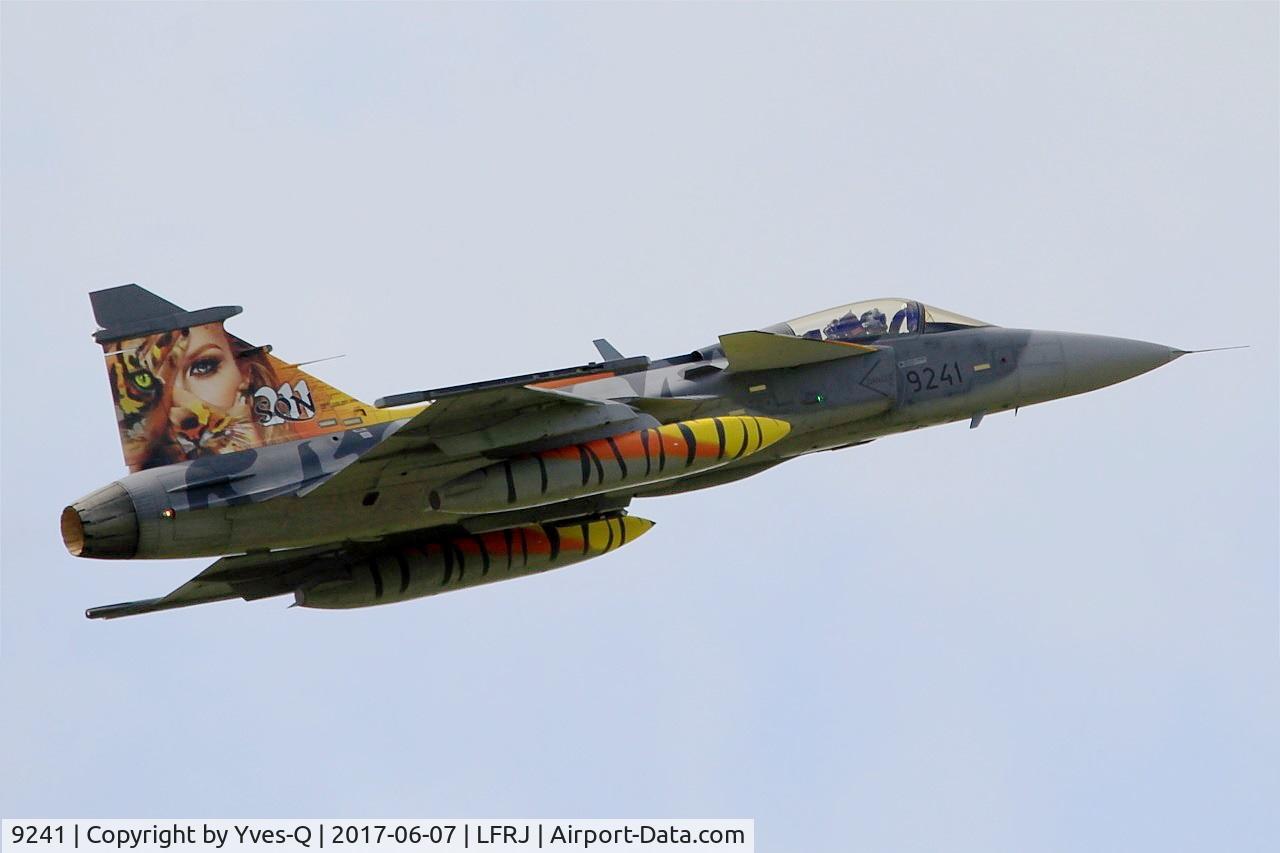 9241, Saab JAS-39C Gripen C/N 39241, Saab JAS-39C Gripen, Take off rwy 26, Landivisiau Naval Air Base (LFRJ) Tiger Meet 2017