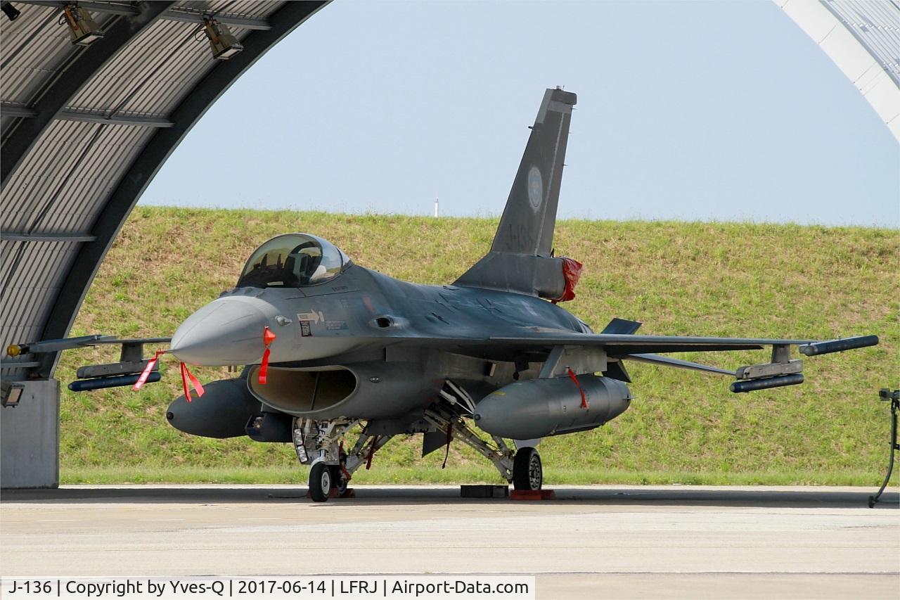 J-136, Fokker F-16AM Fighting Falcon C/N 6D-126, Fokker F-16AM Fighting Falcon, Flight line, Landivisiau Naval Air Base (LFRJ) Tiger Meet 2017