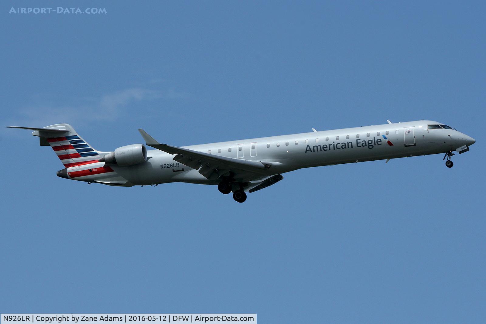 N926LR, 2004 Bombardier CRJ-900ER (CL-600-2D24) C/N 15026, Arriving at DFW Airport