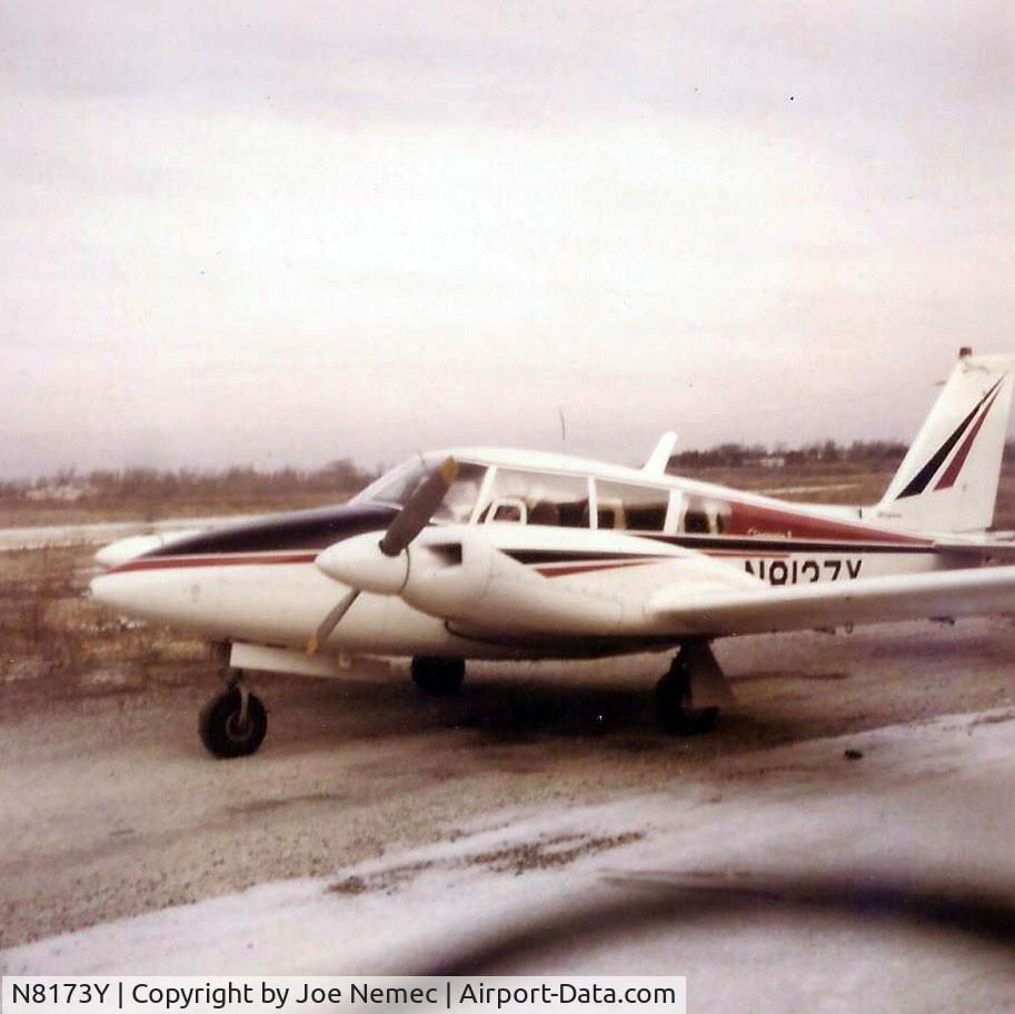 N8173Y, 1966 Piper PA-30 Twin Comanche C/N 30-1287, At Hinsdale Airport