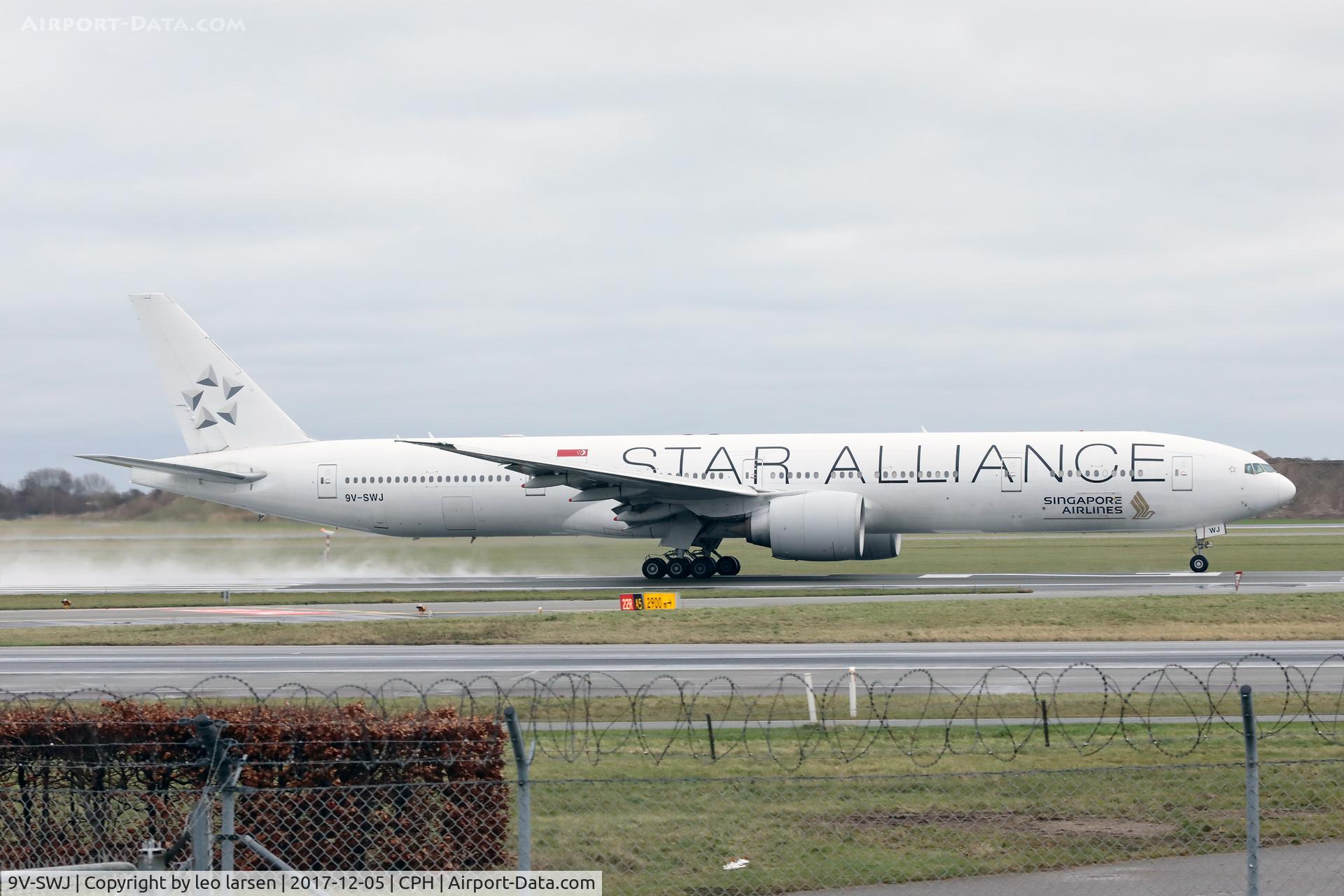 9V-SWJ, 2007 Boeing 777-312/ER C/N 34575, Copenhagen 5.12.2017