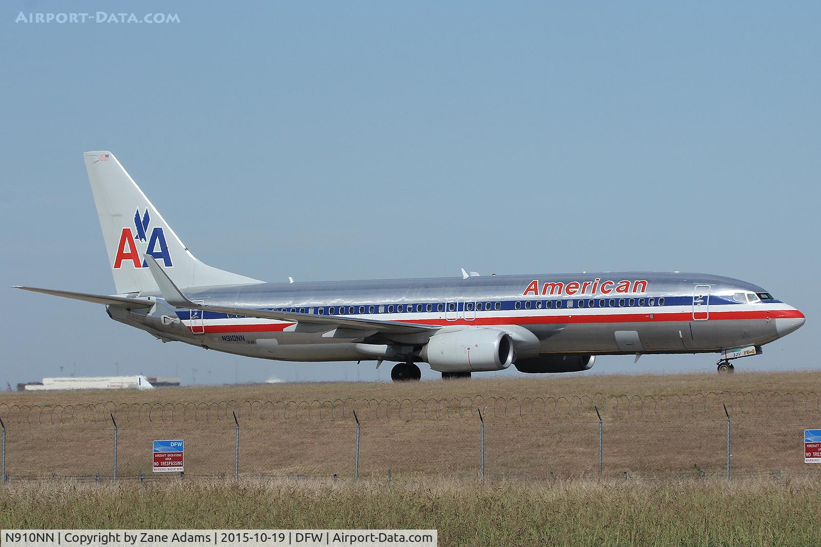 N910NN, 2012 Boeing 737-823 C/N 31160, Arriving at DFW Airport
