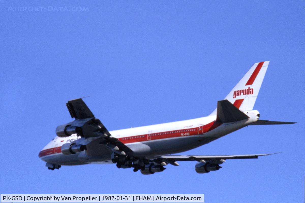 PK-GSD, 1980 Boeing 747-2U3B C/N 22249, Garuda Indonesian Boeing 747-2U3B climbing away from Schiphol airport, the Netherlands, 1982