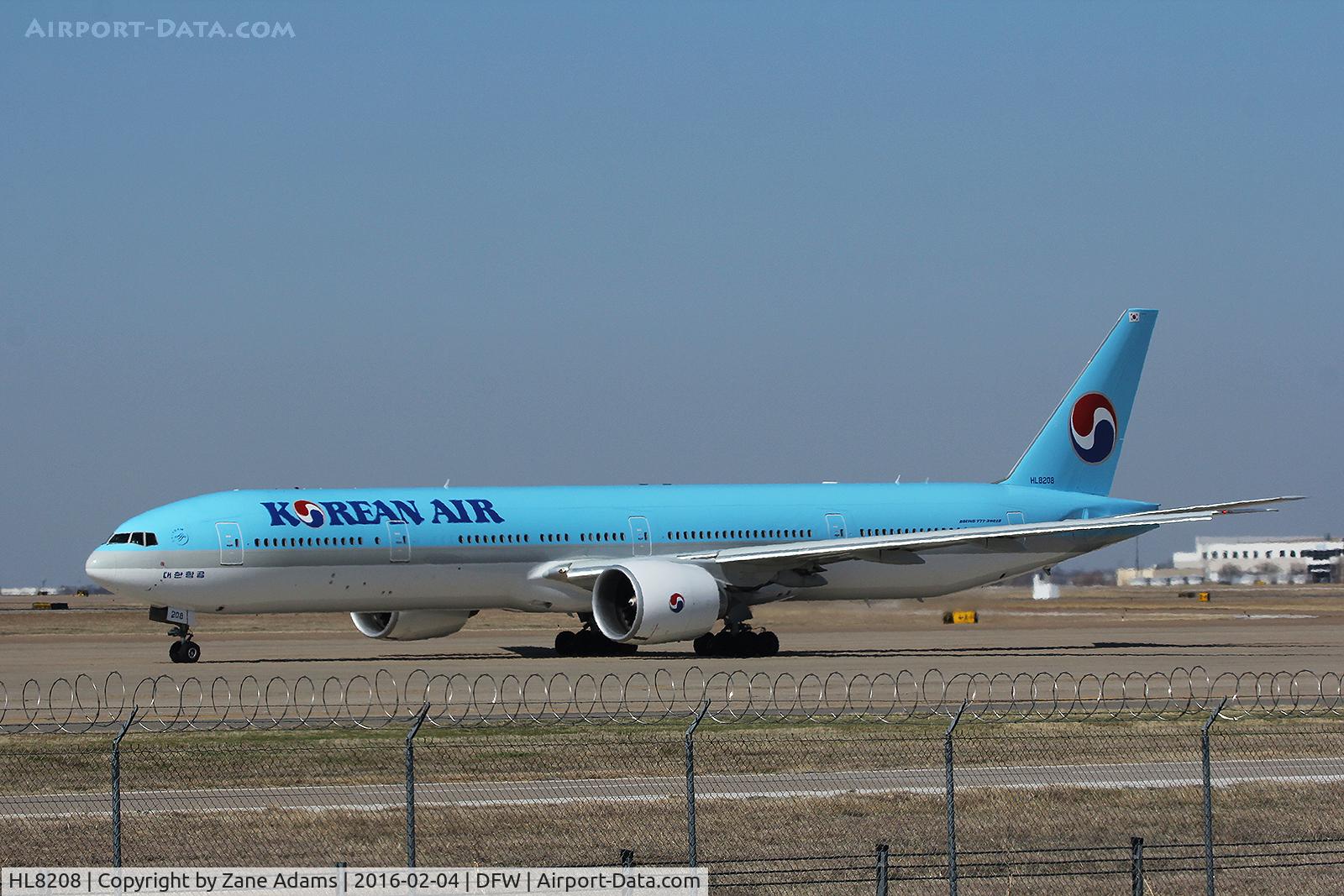 HL8208, 2010 Boeing 777-3B5/ER C/N 37645, Departing DFW Airport