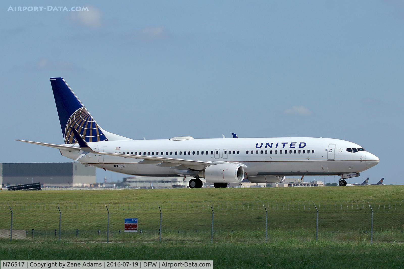N76517, 2008 Boeing 737-824 C/N 31628, Arriving at DFW Airport