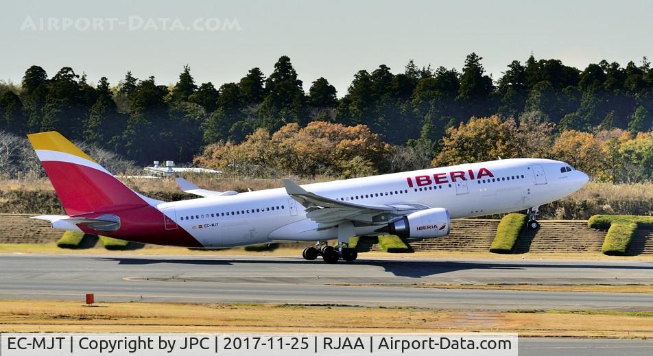 EC-MJT, 2016 Airbus A330-202 C/N 1714, TO to a long flight...
