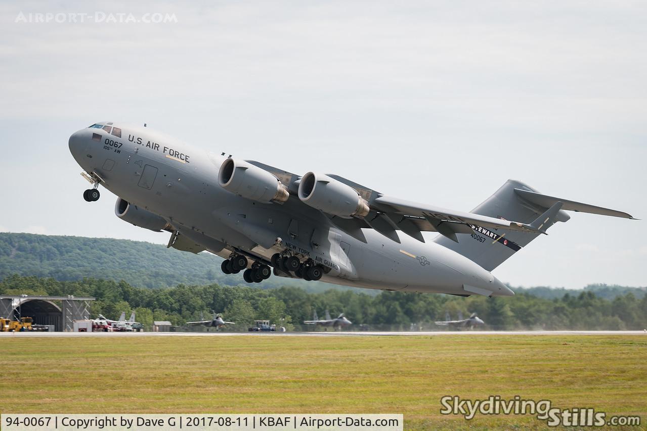 94-0067, 1994 McDonnell Douglas C-17A Globemaster III C/N 50027/F-26, Takeoff at the Westfield International Airshow, Westfield, MA