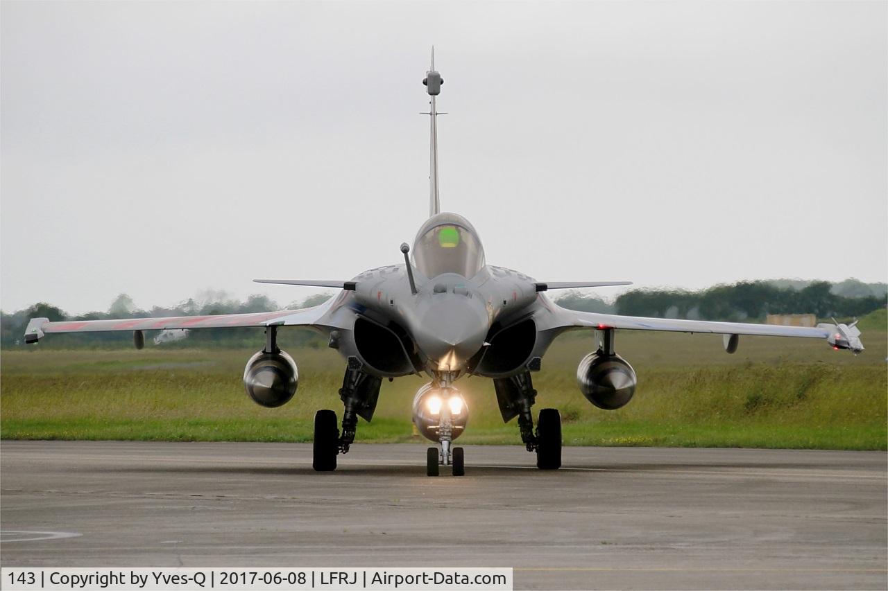 143, 2013 Dassault Rafale C C/N 143, Dassault Rafale C, Taxiing to flight line, Landivisiau Naval Air Base (LFRJ) Tiger Meet 2017