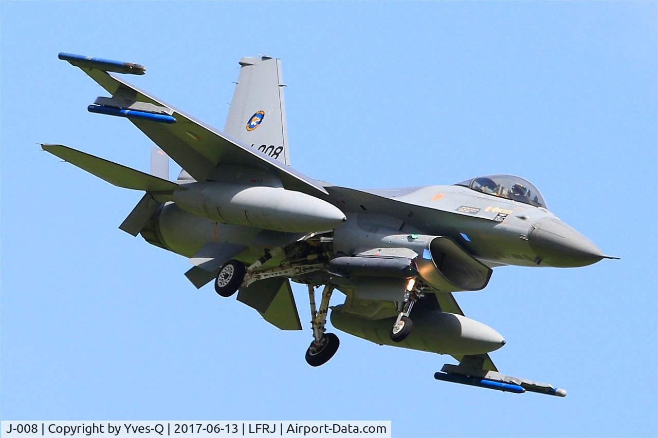 J-008, General Dynamics F-16AM Fighting Falcon C/N 6D-164, Fokker F-16AM Fighting Falcon, Short approach rwy 08, Landivisiau Naval Air Base (LFRJ) Tiger Meet 2017