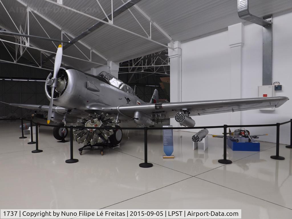 1737, 1952 Canadian Car & Foundry T-6 Harvard Mk.4 C/N CCF4-521, Static dispay.