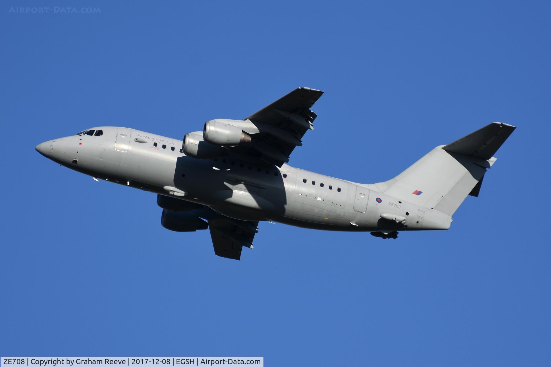 ZE708, 1993 British Aerospace BAe.146-200QC C.3 Quick Change C/N E2211, Departing from Norwich.