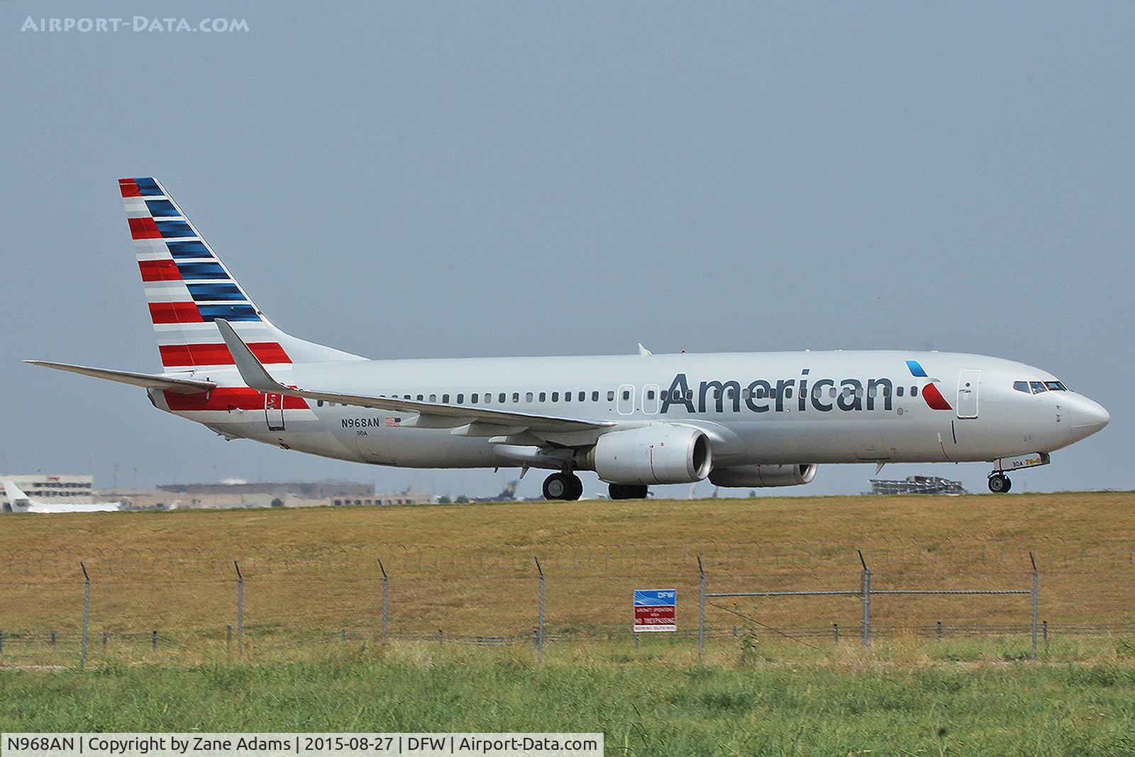N968AN, 2001 Boeing 737-823 C/N 30095, Arriving at DFW Airport