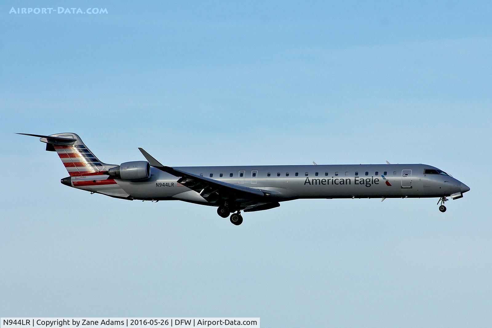 N944LR, 2006 Bombardier CRJ-900ER (CL-600-2D24) C/N 15075, Arriving at DFW Airport