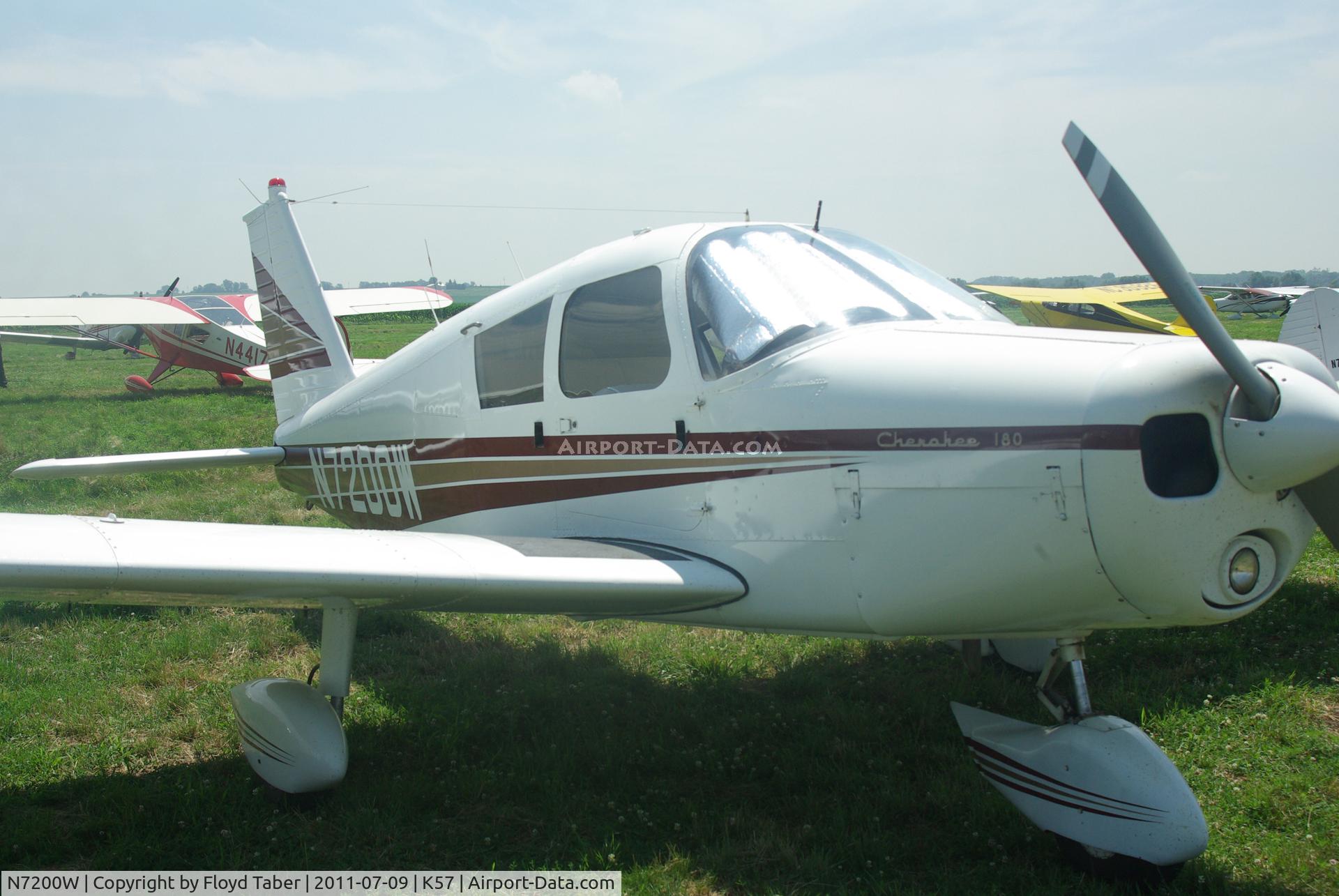N7200W, 1963 Piper PA-28-180 Cherokee C/N 28-1011, At the Flying Wingnuts Airshow