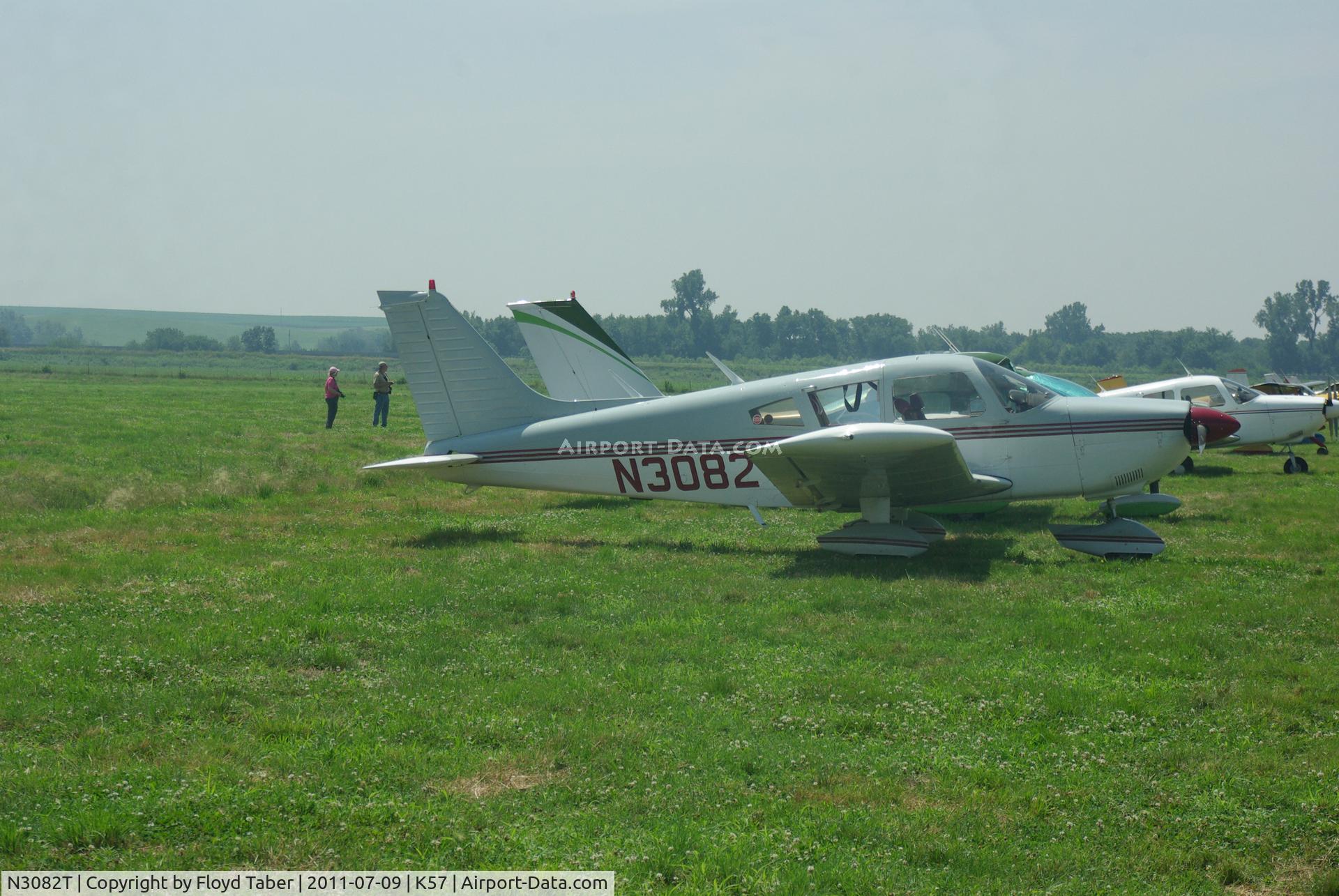 N3082T, 1972 Piper PA-28-235 Cherokee C/N 28-7310002, At the Flying Wingnuts Airshow