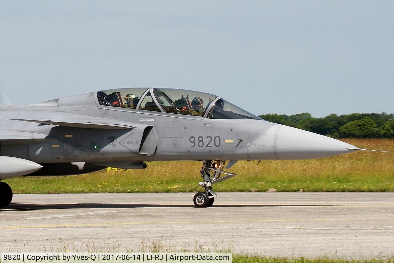 9820, 2005 Saab JAS-39D Gripen C/N 39820, Saab JAS-39D Gripen, Taxiing to flight line, Landivisiau Naval Air Base (LFRJ) Tiger Meet 2017