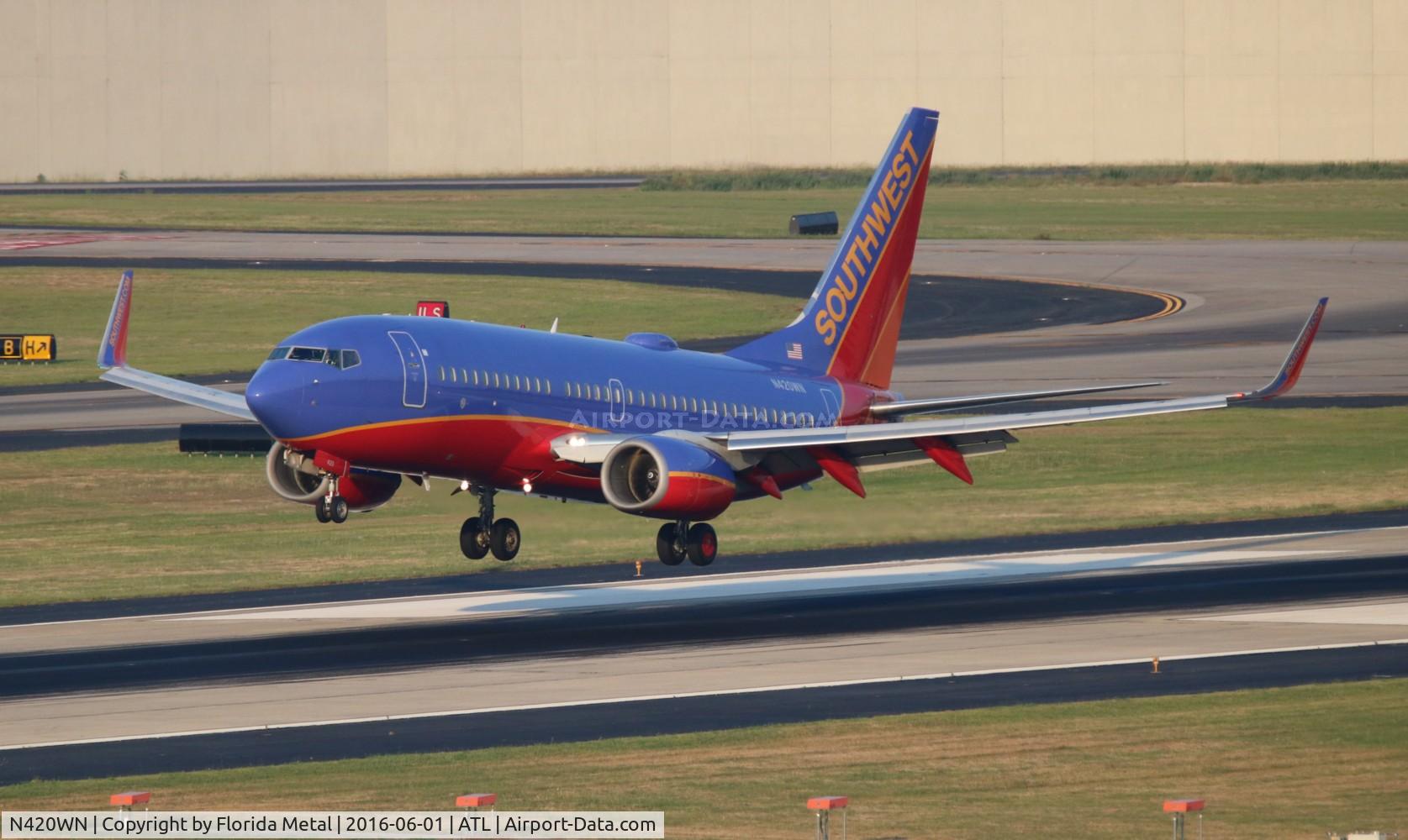 N420WN, 2001 Boeing 737-7H4 C/N 29825, Southwest