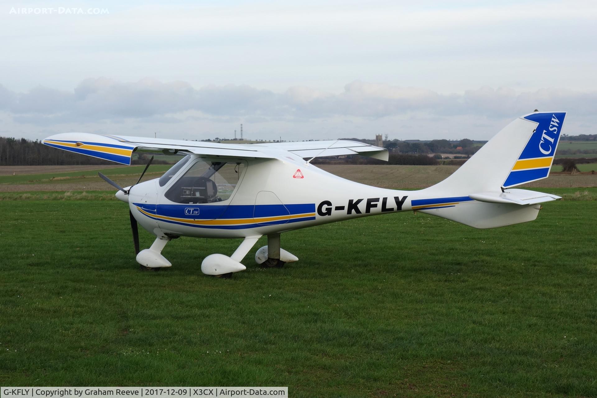 G-KFLY, 2007 Flight Design CTSW C/N 8244, Parked at Northrepps.