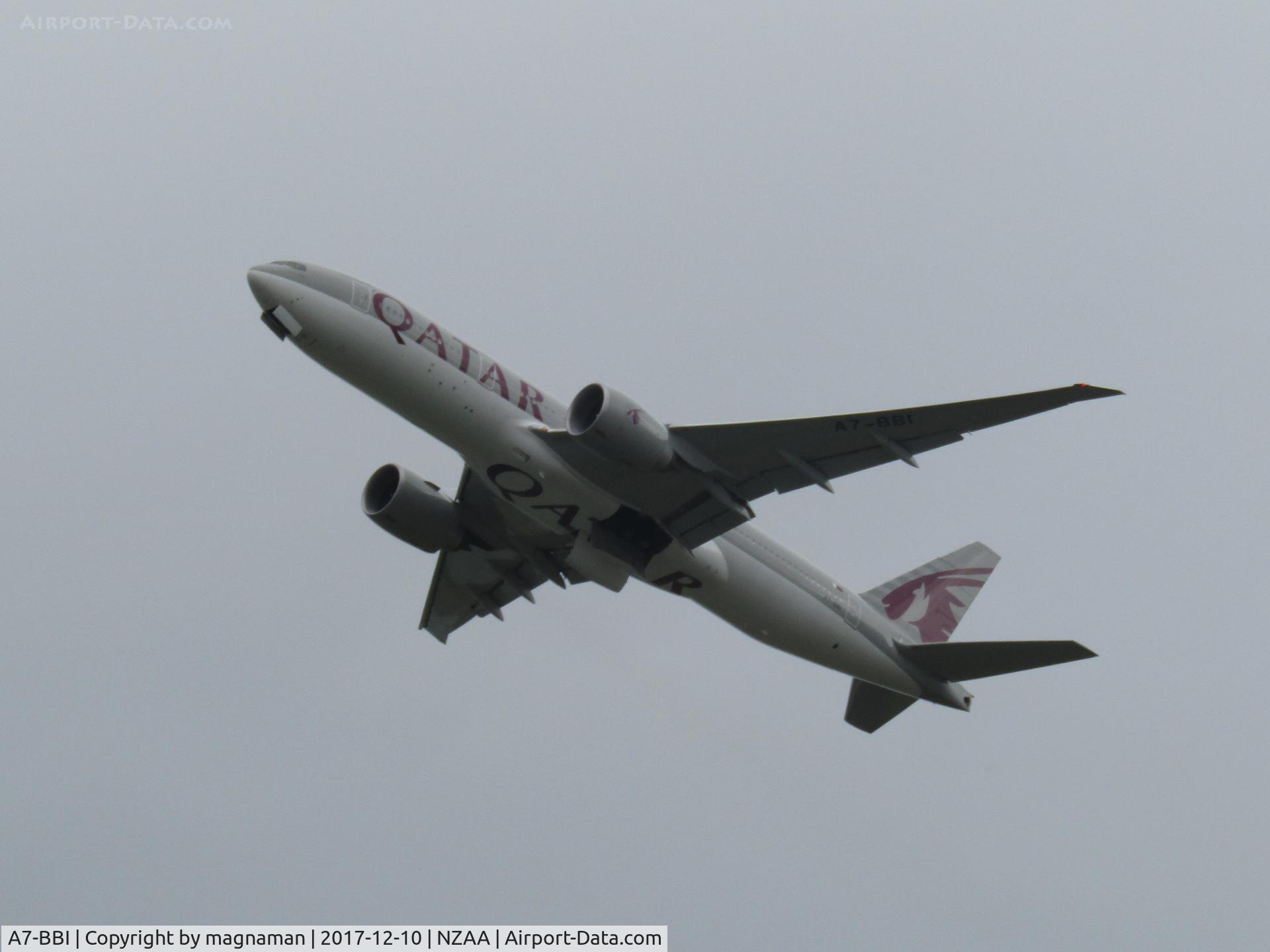 A7-BBI, 2011 Boeing 777-2DZ/LR C/N 41061, pulling away from akl